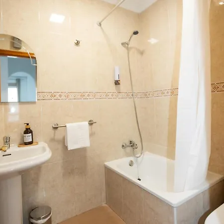 Casa de hóspedes Naim 3*